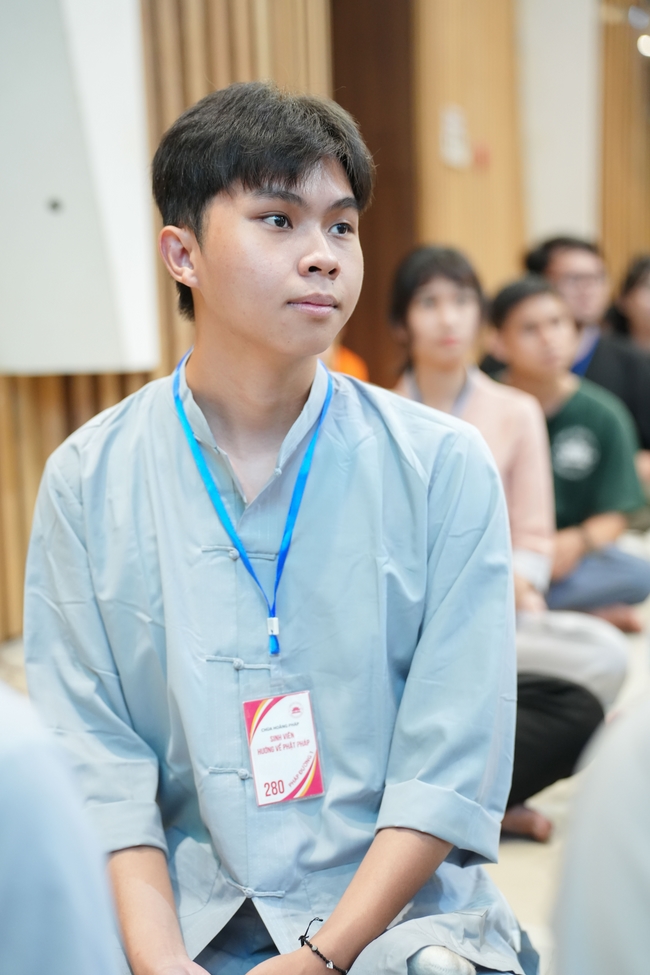 Khoá tu “Sinh viên hướng về Phật pháp” – Pháp thoại “Yêu đời đi nhé” – Đại đức Giác Minh Luật