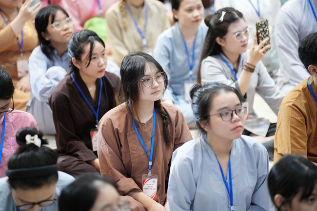 Khoá tu “Sinh viên hướng về Phật pháp” – Pháp thoại “Yêu đời đi nhé” – Đại đức Giác Minh Luật