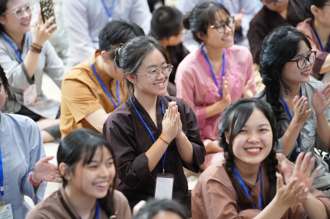 Khoá tu “Sinh viên hướng về Phật pháp” – Pháp thoại “Yêu đời đi nhé” – Đại đức Giác Minh Luật