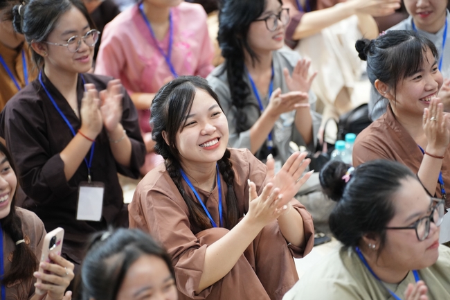 Khoá tu “Sinh viên hướng về Phật pháp” – Pháp thoại “Yêu đời đi nhé” – Đại đức Giác Minh Luật