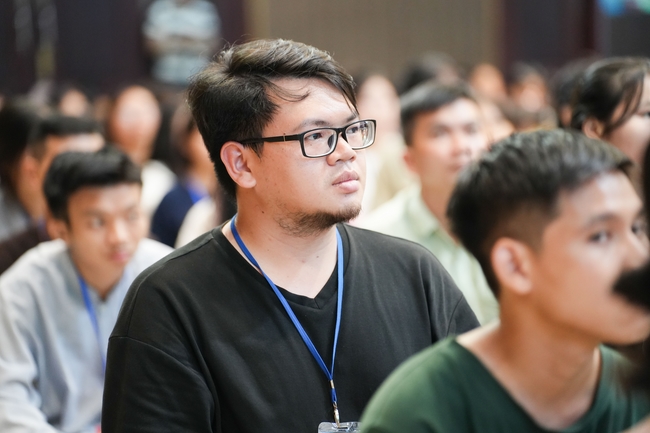 Khoá tu “Sinh viên hướng về Phật pháp” – Pháp thoại “Yêu đời đi nhé” – Đại đức Giác Minh Luật