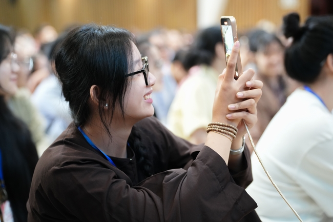 Khoá tu “Sinh viên hướng về Phật pháp” – Pháp thoại “Yêu đời đi nhé” – Đại đức Giác Minh Luật