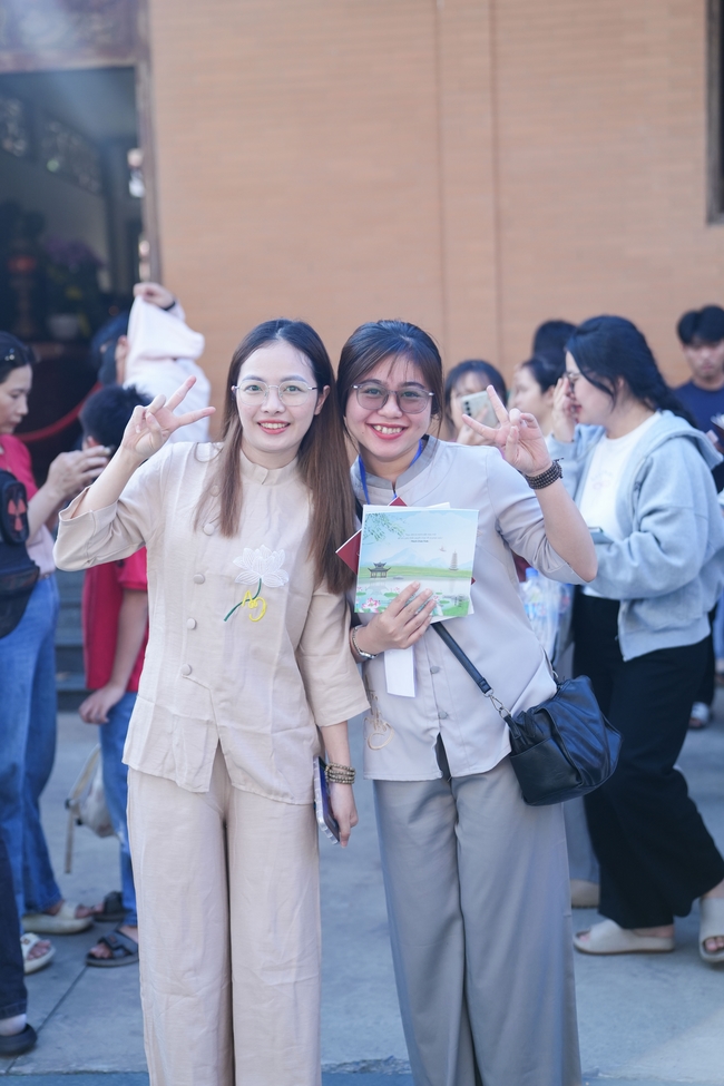 Khoá tu “Sinh viên hướng về Phật pháp” – Pháp thoại “Yêu đời đi nhé” – Đại đức Giác Minh Luật