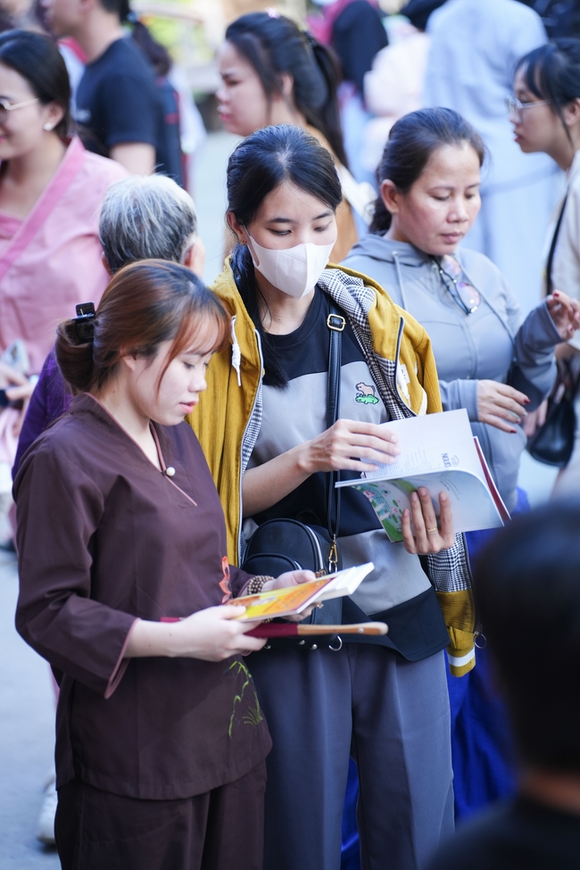 Khoá tu “Sinh viên hướng về Phật pháp” – Pháp thoại “Yêu đời đi nhé” – Đại đức Giác Minh Luật