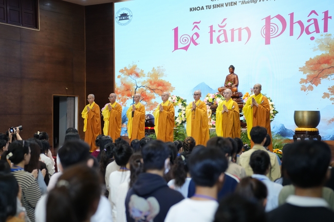 Hội Sinh Viên: Lễ Mộc dục mùa Phật đản PL.2659 – DL.2025