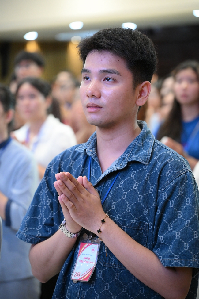 Hội Sinh Viên: Lễ Mộc dục mùa Phật đản PL.2659 – DL.2025