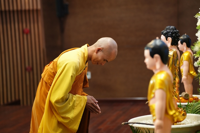 Hội Sinh Viên: Lễ Mộc dục mùa Phật đản PL.2659 – DL.2025