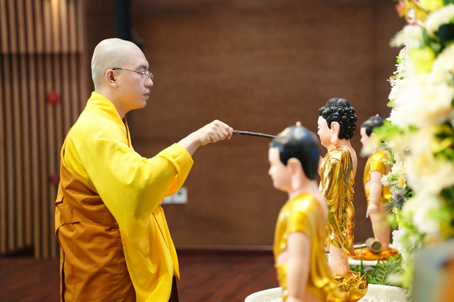 Hội Sinh Viên: Lễ Mộc dục mùa Phật đản PL.2659 – DL.2025