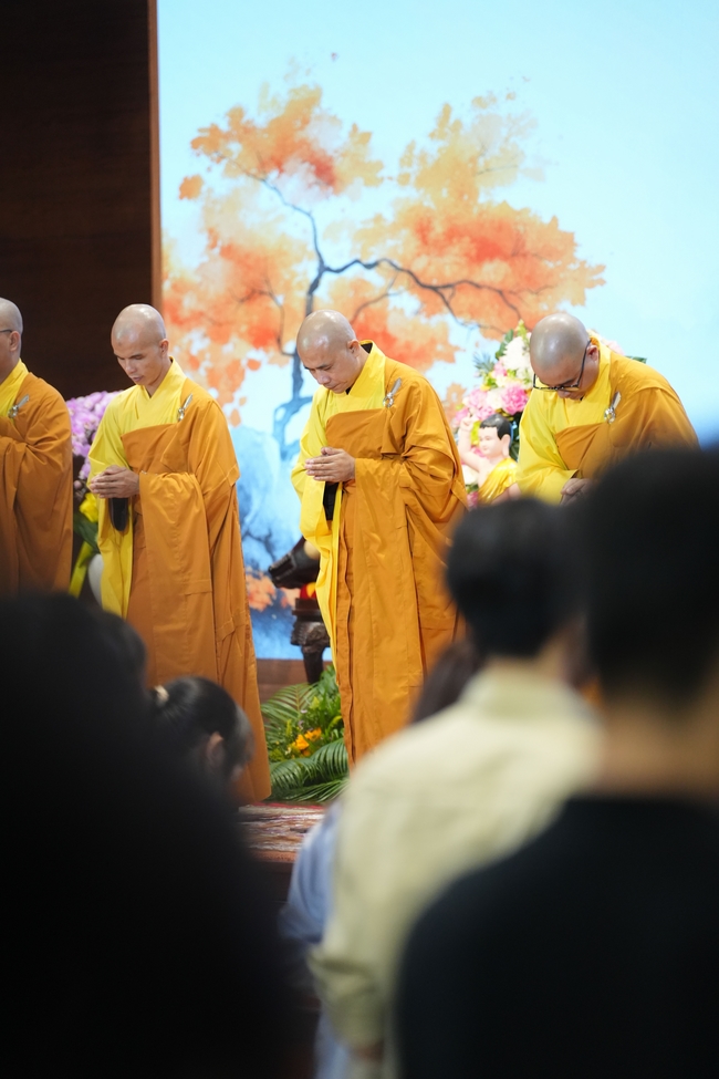 Hội Sinh Viên: Lễ Mộc dục mùa Phật đản PL.2659 – DL.2025