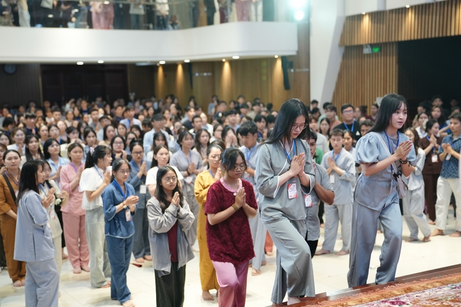 Hội Sinh Viên: Lễ Mộc dục mùa Phật đản PL.2659 – DL.2025