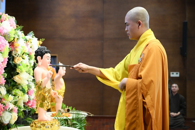 Hội Sinh Viên: Lễ Mộc dục mùa Phật đản PL.2659 – DL.2025