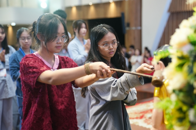 Hội Sinh Viên: Lễ Mộc dục mùa Phật đản PL.2659 – DL.2025