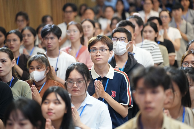 Hội Sinh Viên: Lễ Mộc dục mùa Phật đản PL.2659 – DL.2025