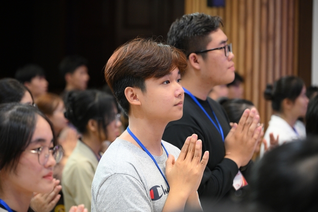 Hội Sinh Viên: Lễ Mộc dục mùa Phật đản PL.2659 – DL.2025