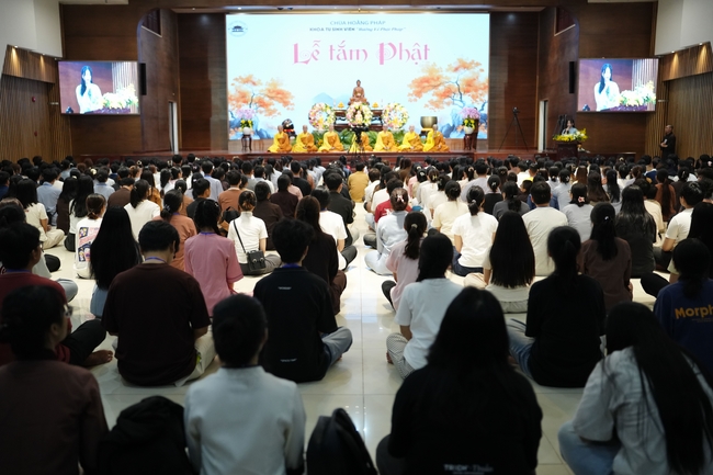 Hội Sinh Viên: Lễ Mộc dục mùa Phật đản PL.2659 – DL.2025