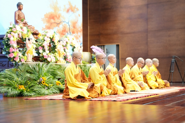 Hội Sinh Viên: Lễ Mộc dục mùa Phật đản PL.2659 – DL.2025