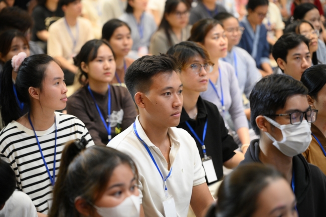 Hội Sinh Viên: Lễ Mộc dục mùa Phật đản PL.2659 – DL.2025