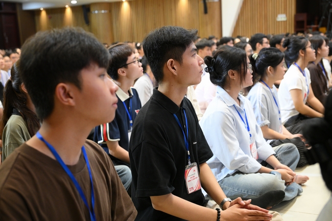 Hội Sinh Viên: Lễ Mộc dục mùa Phật đản PL.2659 – DL.2025