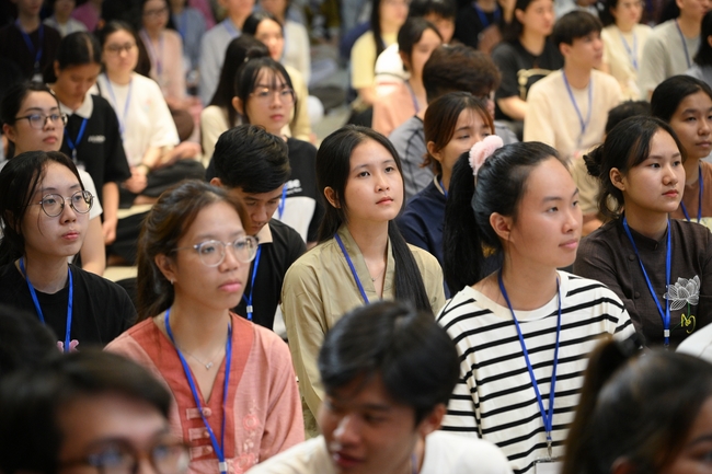 Hội Sinh Viên: Lễ Mộc dục mùa Phật đản PL.2659 – DL.2025