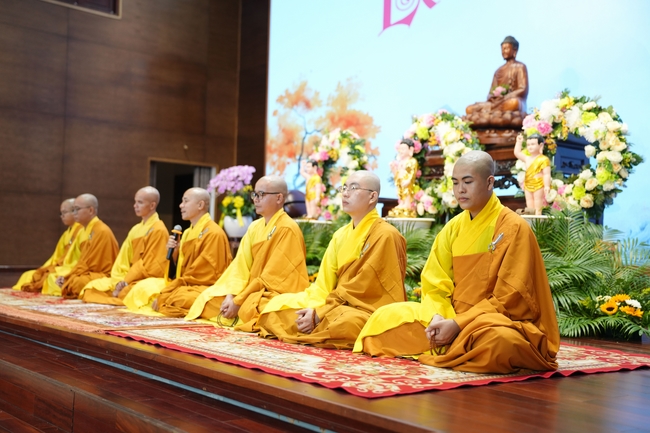 Hội Sinh Viên: Lễ Mộc dục mùa Phật đản PL.2659 – DL.2025