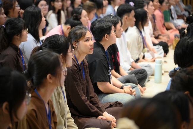 Hội Sinh Viên: Lễ Mộc dục mùa Phật đản PL.2659 – DL.2025