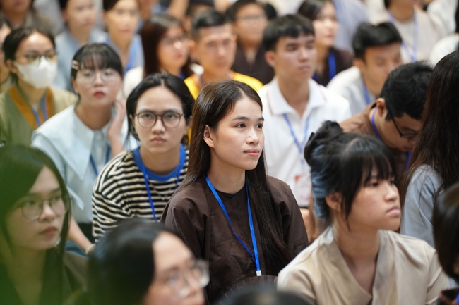 Hội Sinh Viên: Lễ Mộc dục mùa Phật đản PL.2659 – DL.2025