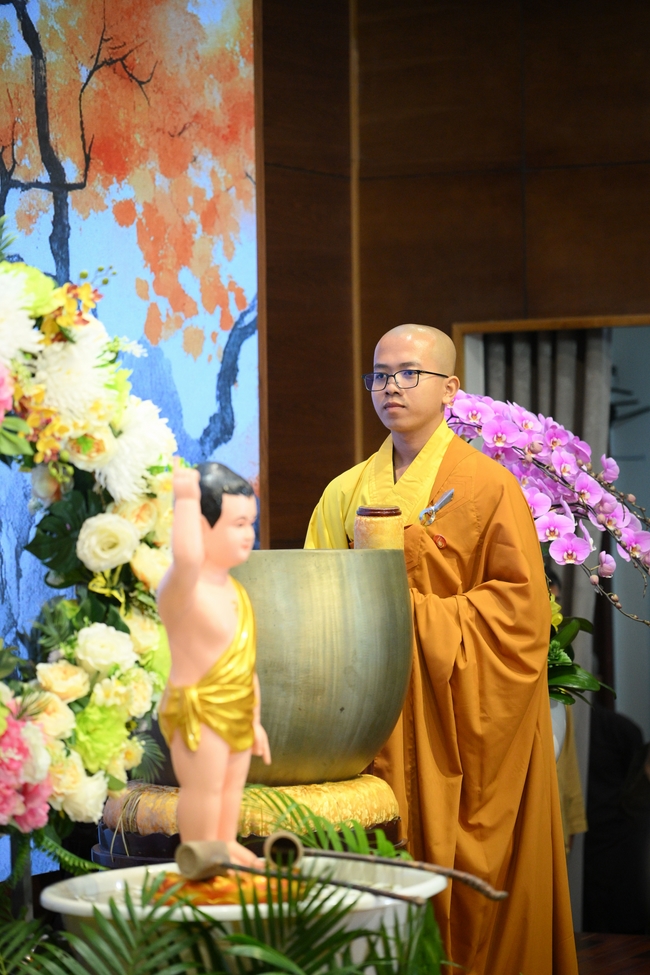 Hội Sinh Viên: Lễ Mộc dục mùa Phật đản PL.2659 – DL.2025