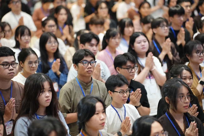 Hội Sinh Viên: Lễ Mộc dục mùa Phật đản PL.2659 – DL.2025