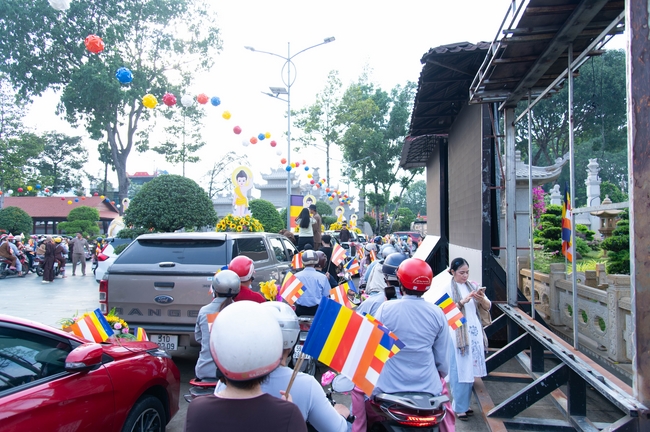 Diễu hành xe hoa kính mừng Phật đản PL.2659 – Dl.2025