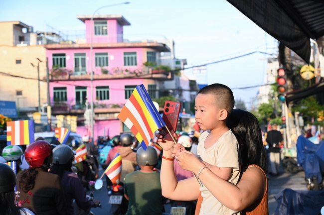 Diễu hành xe hoa kính mừng Phật đản PL.2659 – Dl.2025