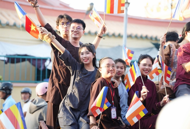 Diễu hành xe hoa kính mừng Phật đản PL.2659 – Dl.2025