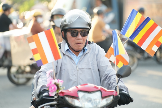 Diễu hành xe hoa kính mừng Phật đản PL.2659 – Dl.2025