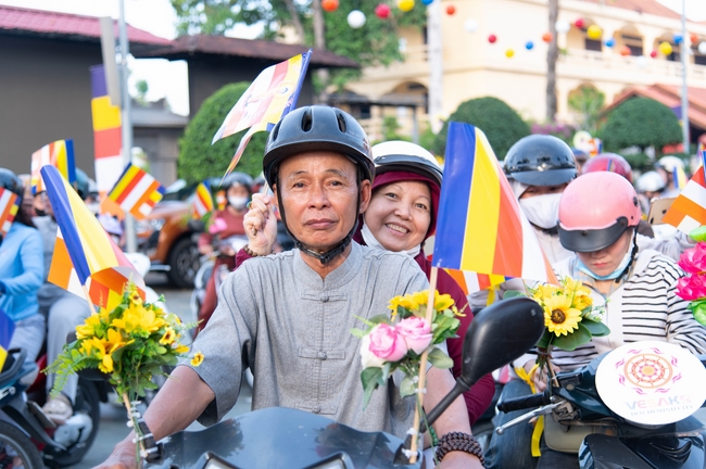 Diễu hành xe hoa kính mừng Phật đản PL.2659 – Dl.2025