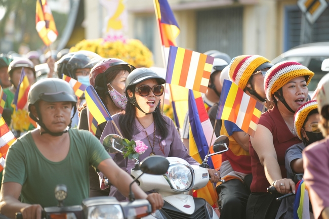 Diễu hành xe hoa kính mừng Phật đản PL.2659 – Dl.2025