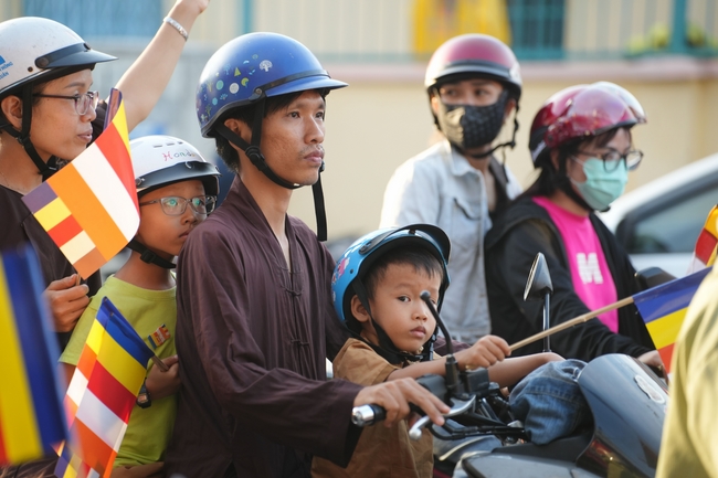 Diễu hành xe hoa kính mừng Phật đản PL.2659 – Dl.2025