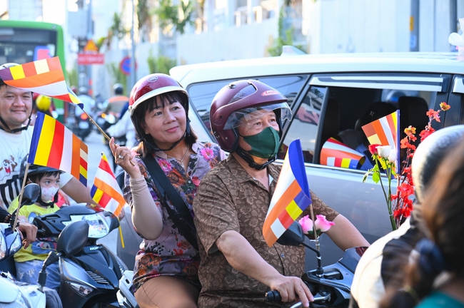 Diễu hành xe hoa kính mừng Phật đản PL.2659 – Dl.2025