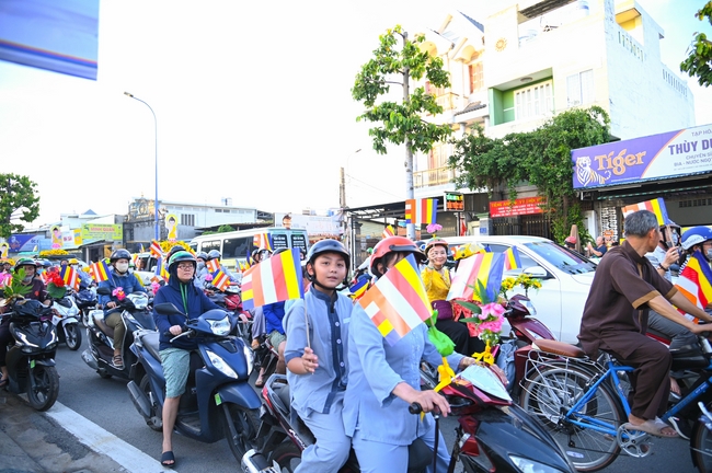 Diễu hành xe hoa kính mừng Phật đản PL.2659 – Dl.2025