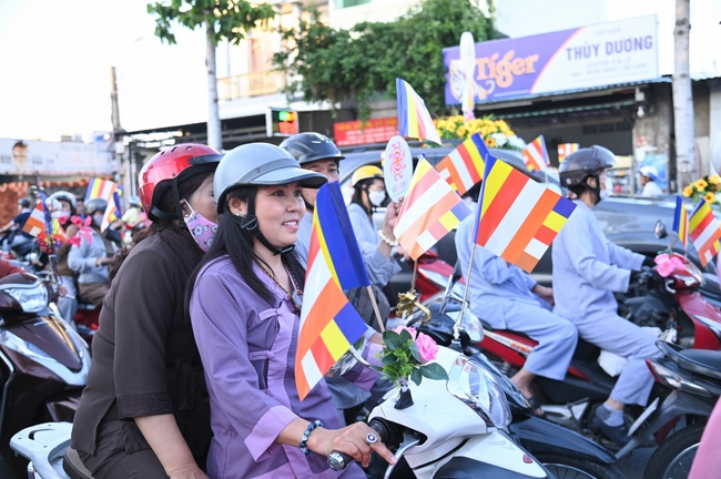 Diễu hành xe hoa kính mừng Phật đản PL.2659 – Dl.2025