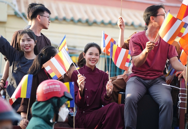 Diễu hành xe hoa kính mừng Phật đản PL.2659 – Dl.2025