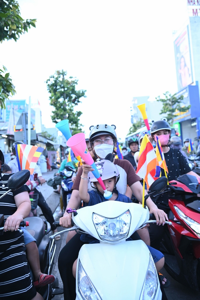 Diễu hành xe hoa kính mừng Phật đản PL.2659 – Dl.2025