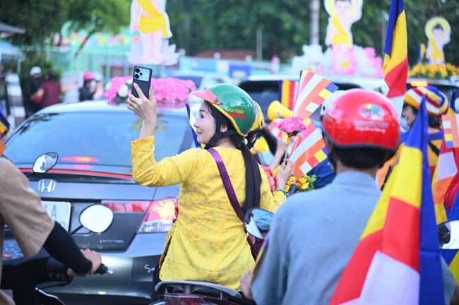 Diễu hành xe hoa kính mừng Phật đản PL.2659 – Dl.2025