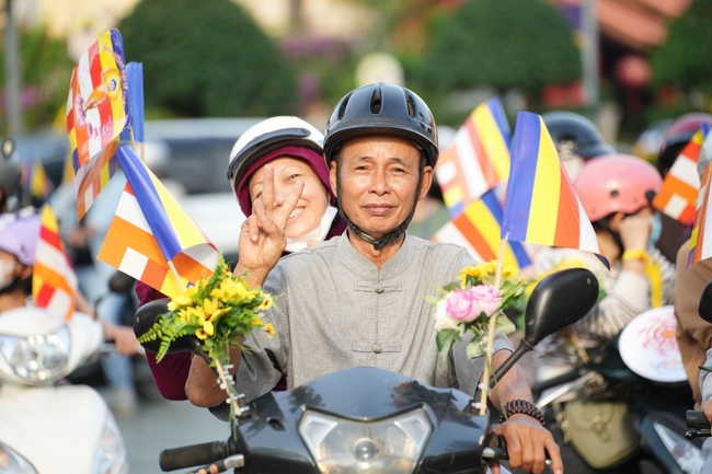 Diễu hành xe hoa kính mừng Phật đản PL.2659 – Dl.2025