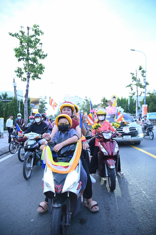 Diễu hành xe hoa kính mừng Phật đản PL.2659 – Dl.2025