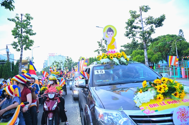 Diễu hành xe hoa kính mừng Phật đản PL.2659 – Dl.2025