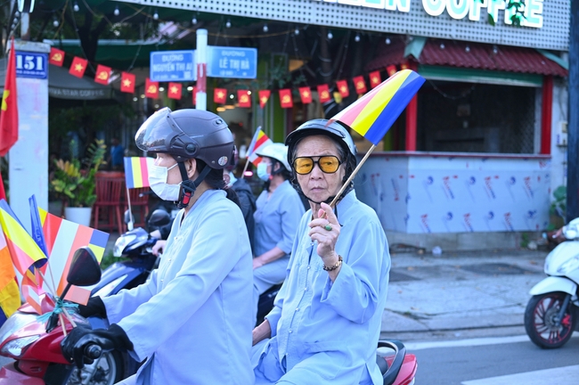 Diễu hành xe hoa kính mừng Phật đản PL.2659 – Dl.2025