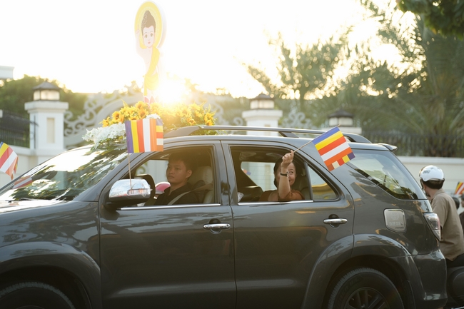 Diễu hành xe hoa kính mừng Phật đản PL.2659 – Dl.2025