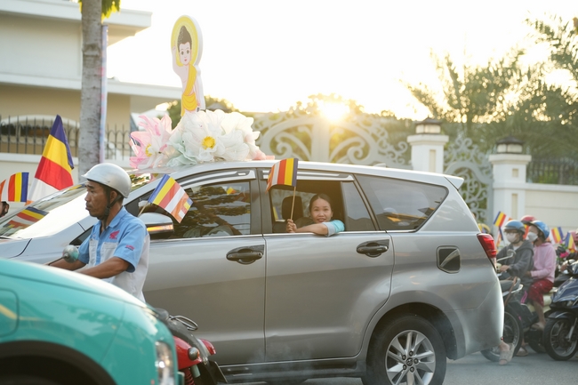 Diễu hành xe hoa kính mừng Phật đản PL.2659 – Dl.2025