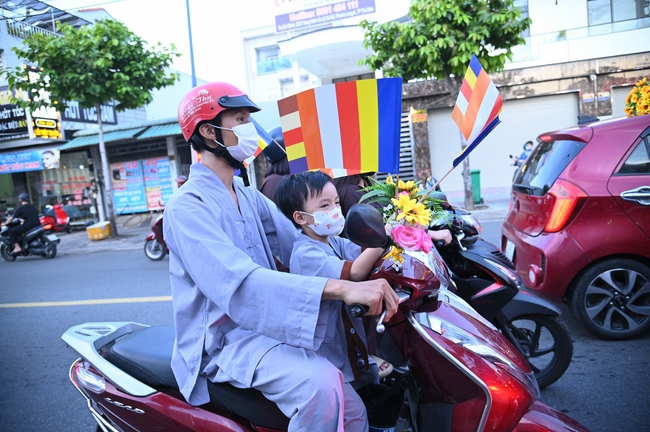 Diễu hành xe hoa kính mừng Phật đản PL.2659 – Dl.2025