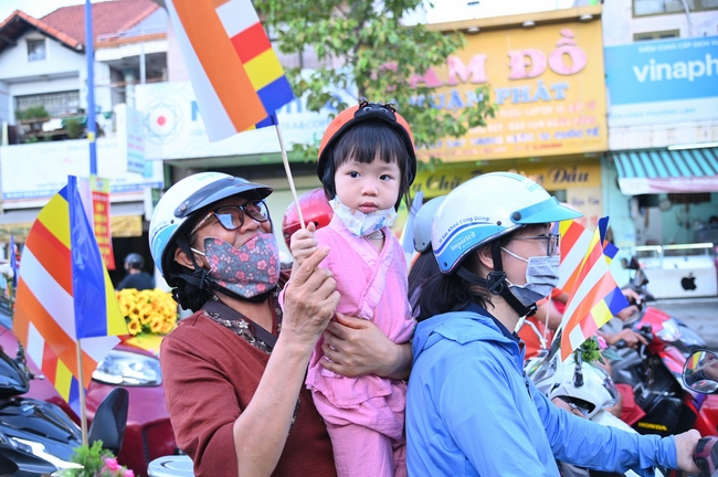 Diễu hành xe hoa kính mừng Phật đản PL.2659 – Dl.2025