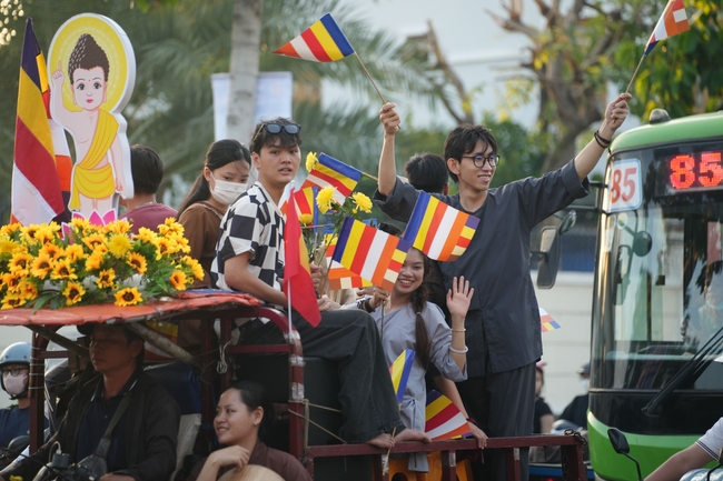 Diễu hành xe hoa kính mừng Phật đản PL.2659 – Dl.2025